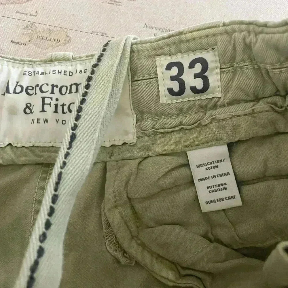 Abercrombie & Fitch Y2K Canvas Shorts Size 33 Buttonfly - Picture 2 of 9